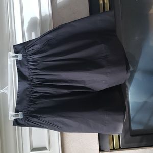 Banana Republic black circle staple skirt. Size 6.